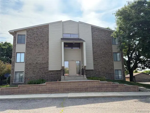 30445 W 14 Mile, Farmington Hills, MI 48334