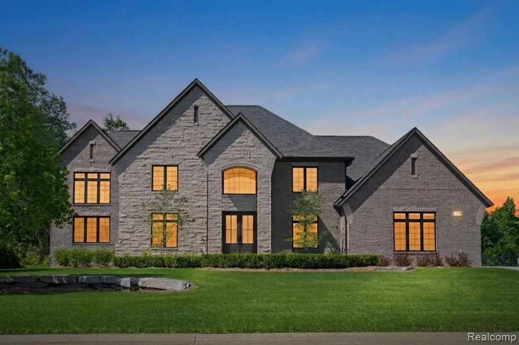 3836 Coachwood, Rochester Hills, MI 48309 - #1