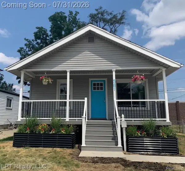 561 E Jarvis, Hazel Park, MI 48030