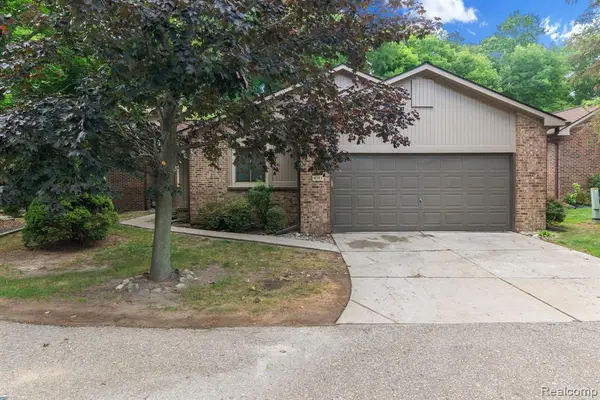 6353 Brookview, West Bloomfield, MI 48322