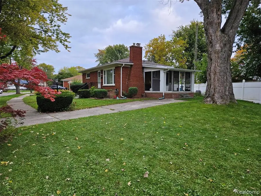 721 North, Wyandotte, MI 48192 - #2