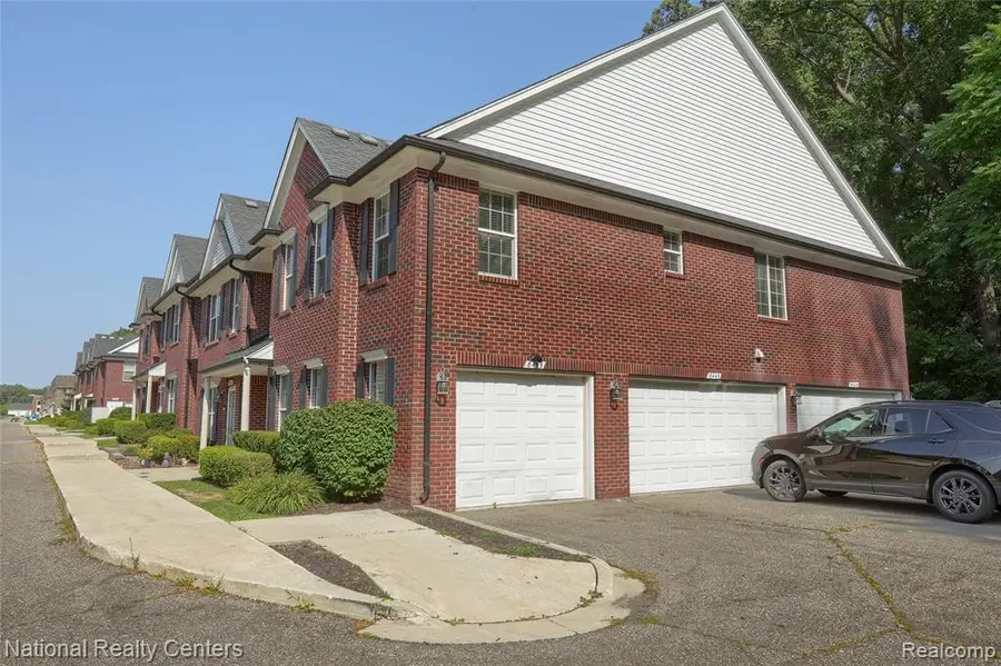 8455 Williamstown, Shelby, MI 48316 - #3