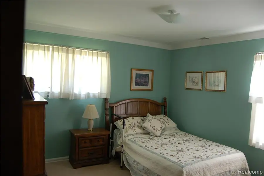 27661 Dartmouth, Madison Heights, MI 48071 - #3