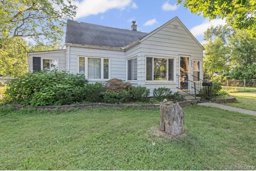 4802 Hazel, Dearborn Heights, MI 48125 - #3