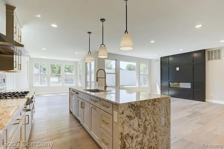 808 Irving, Royal Oak, MI 48067 - #2