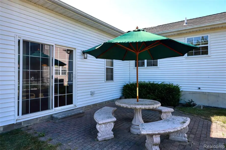 1221 Windsor, Grand Blanc, MI 48507 - #3