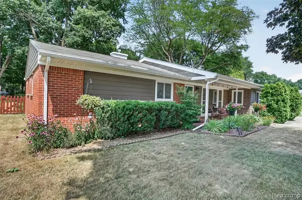 41008 Hollydale, Novi, MI 48375