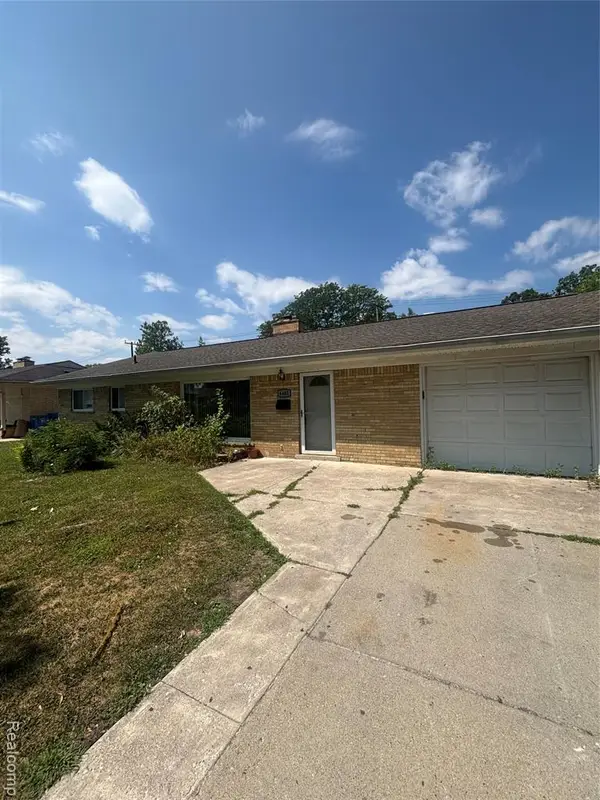 6685 Rockland, Dearborn Heights, MI 48127