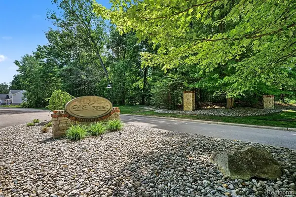 00 Deer Ridge, Holly, MI 48442