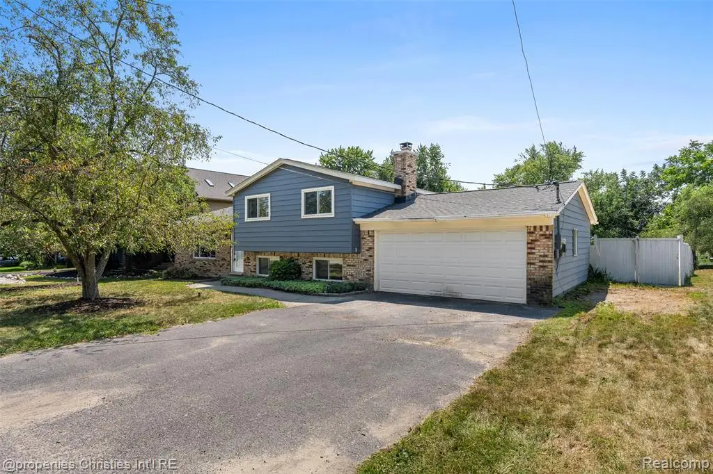 4881 Greer, West Bloomfield, MI 48324 - #1