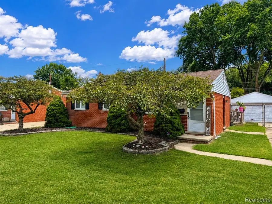 32501 Parkwood, Westland, MI 48186 - #2