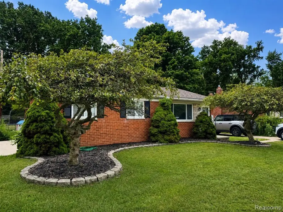 32501 Parkwood, Westland, MI 48186 - #3