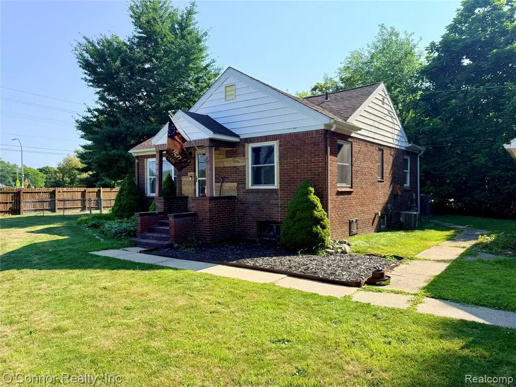 2604 Gratiot, Marysville, MI 48040 - #1
