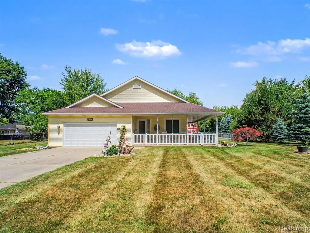 1524 Cussewago, Fenton, MI 48430 - #1