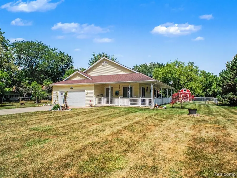 1524 Cussewago, Fenton, MI 48430 - #2