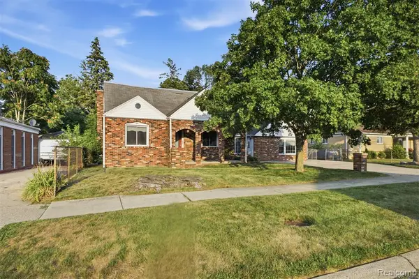 6466 N Lafayette, Dearborn Heights, MI 48127