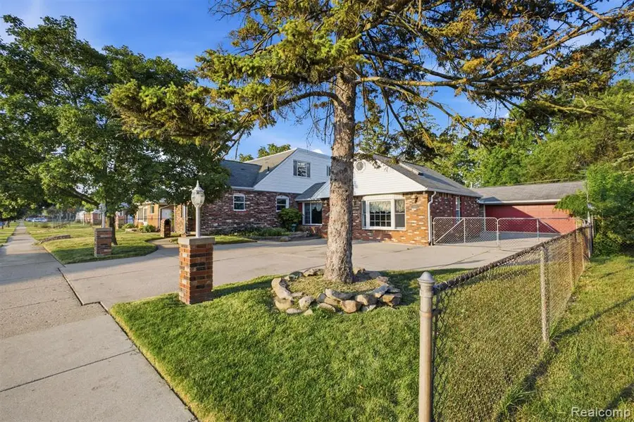 6466 N Lafayette, Dearborn Heights, MI 48127 - #3