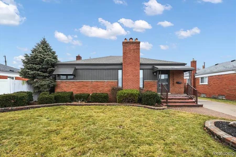 31229 Share, Saint Clair Shores, MI 48082 - #2