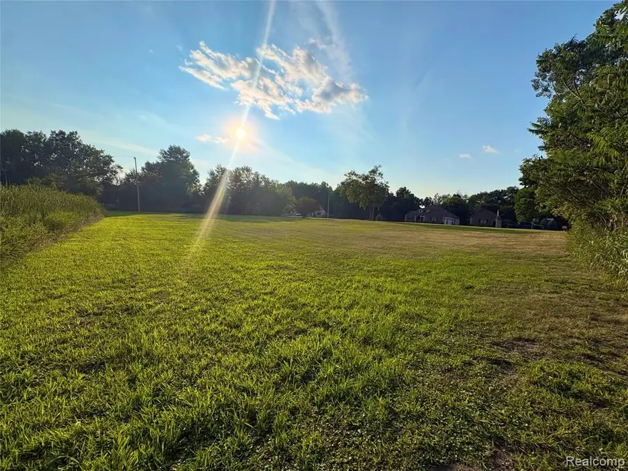 9507 Modena Farms, South Lyon, MI 48178 - #2