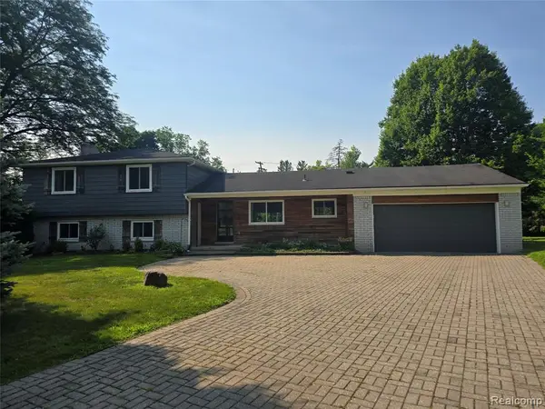 24697 S Cromwell, Franklin, MI 48025
