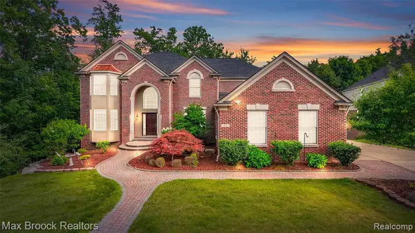 7083 Chatham, West Bloomfield, MI 48322
