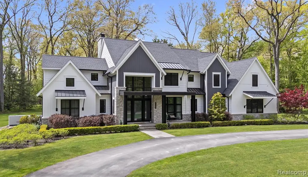 5200 Windingwood, Bloomfield Hills, MI 48302 - #1