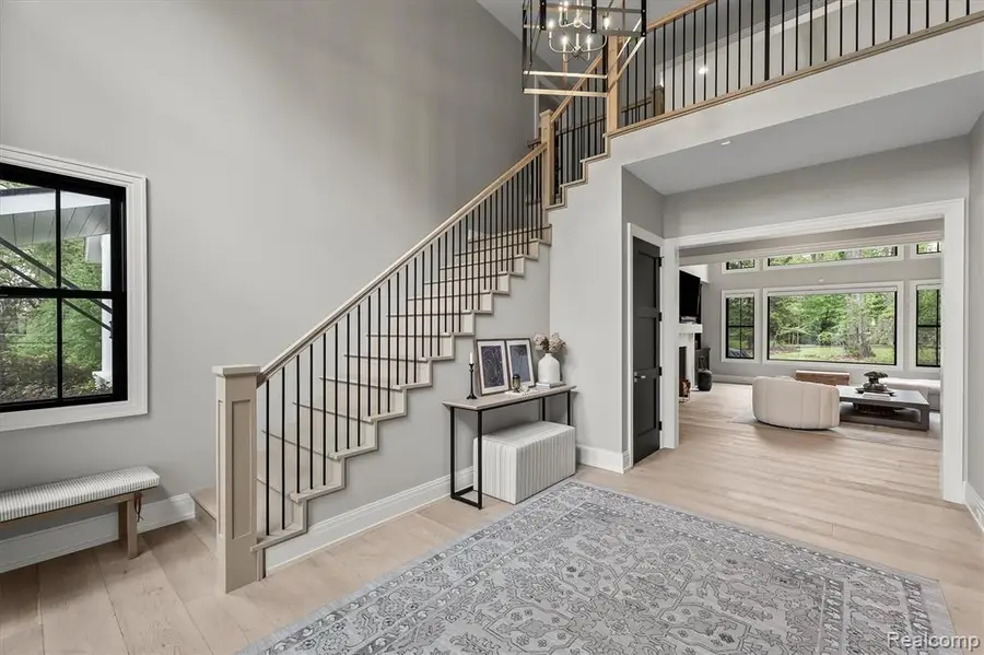 5200 Windingwood, Bloomfield Hills, MI 48302 - #3