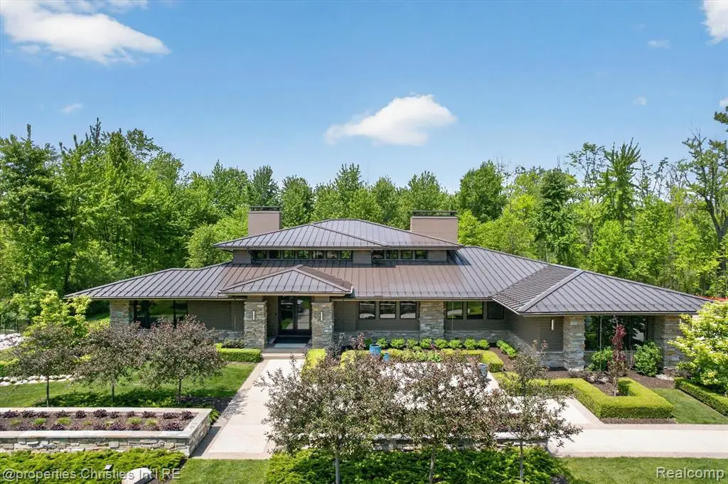 22635 Evergreen, Novi, MI 48374 - #1