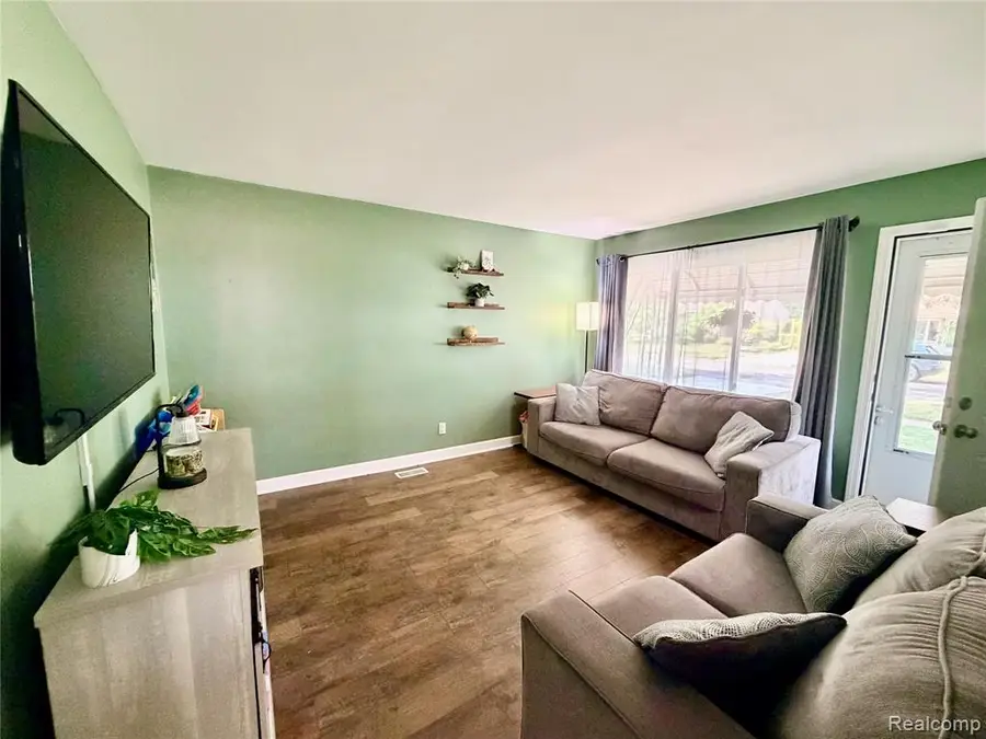 6136 Herbert, Westland, MI 48185 - #3