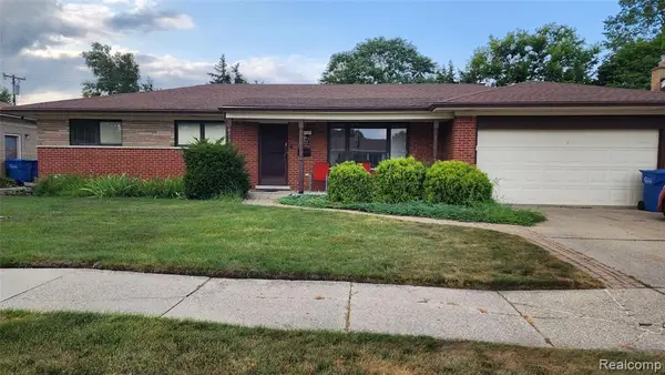 11219 Hanover, Warren, MI 48093