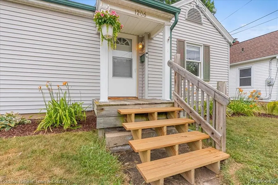 1206 Loraine, Lansing, MI 48910 - #3