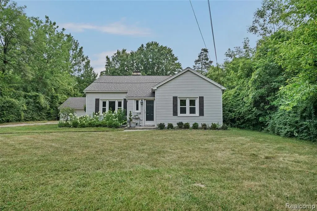 20215 W Eastwood, Harper Woods, MI 48225 - #1