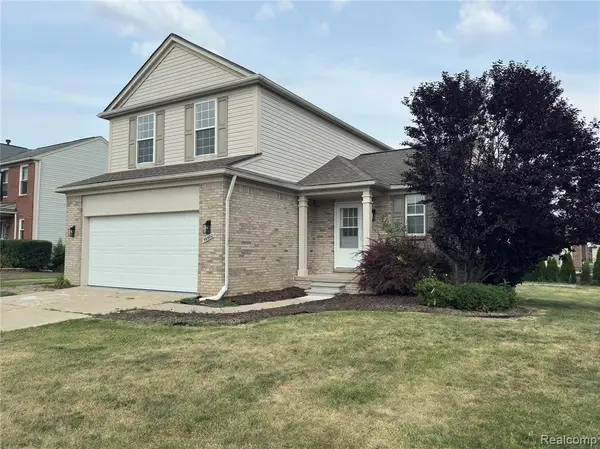 56602 Winding Creek, Macomb, MI 48042