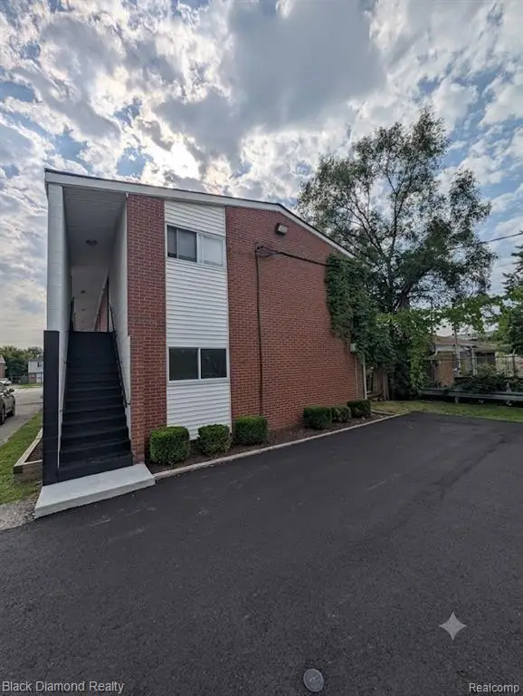 16217 Greenfield, Detroit, MI 48235