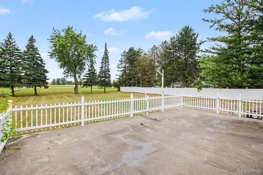 1222 Howe, Burton, MI 48509 - #2