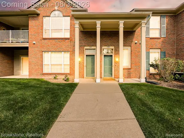 13203 Chesapeake #146, Walled Lake, MI 48390