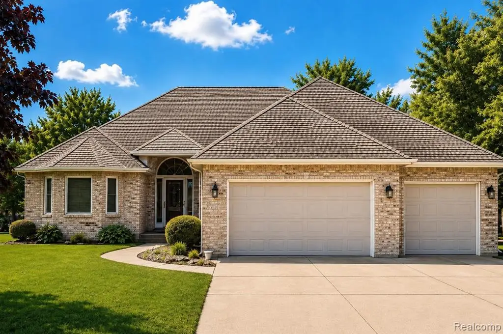 6119 Pine Creek Crossing, Grand Blanc, MI 48439 - #1