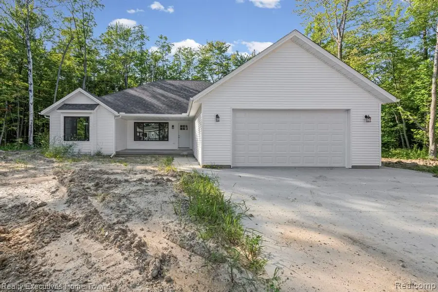 4251 Janice, Fort Gratiot, MI 48059 - #2