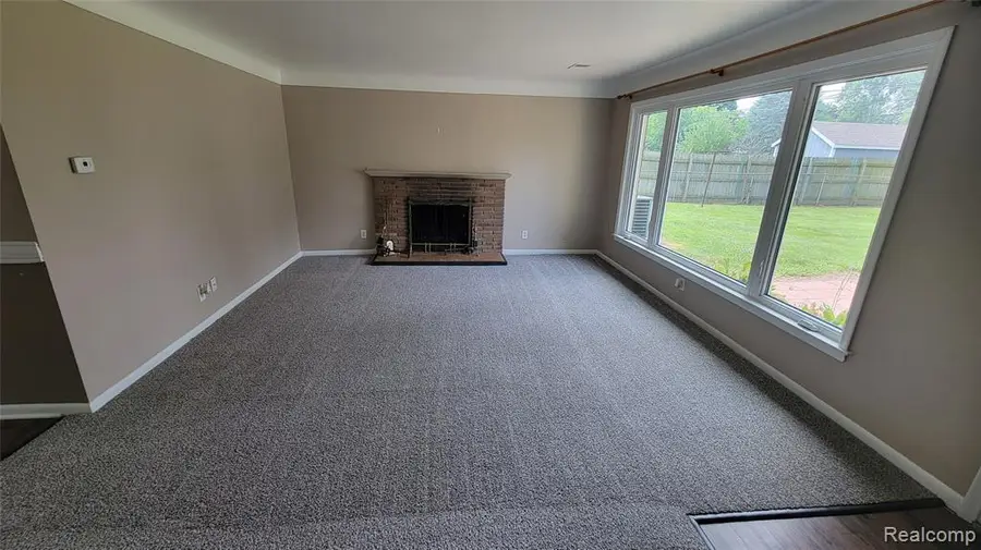 45437 Hecker, Utica, MI 48317 - #2