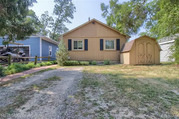 2475 Jackson, Highland, MI 48356