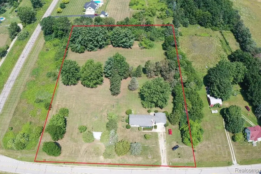 2285 Peppermill, Lapeer, MI 48446 - #3