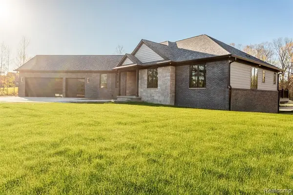 16637 Kings Fairway, Grand Blanc, MI 48439