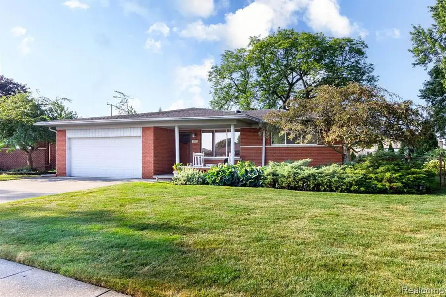 13332 Martin, Warren, MI 48088 - #2