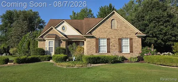5818 Pine Trace, Howell, MI 48843