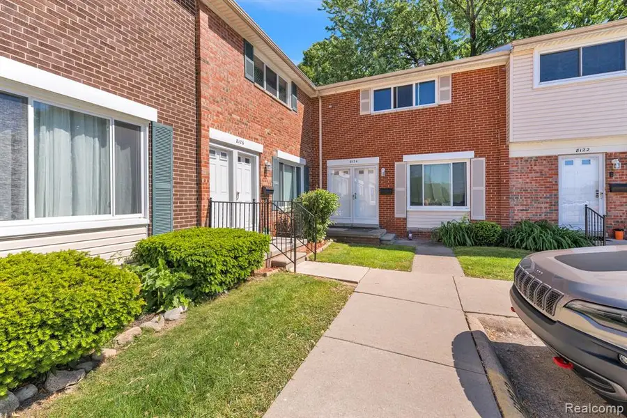 8126 Farnum Avenue, Warren, MI 48093 - #2