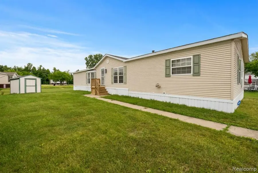 9327 Greentree, Newport, MI 48166 - #3