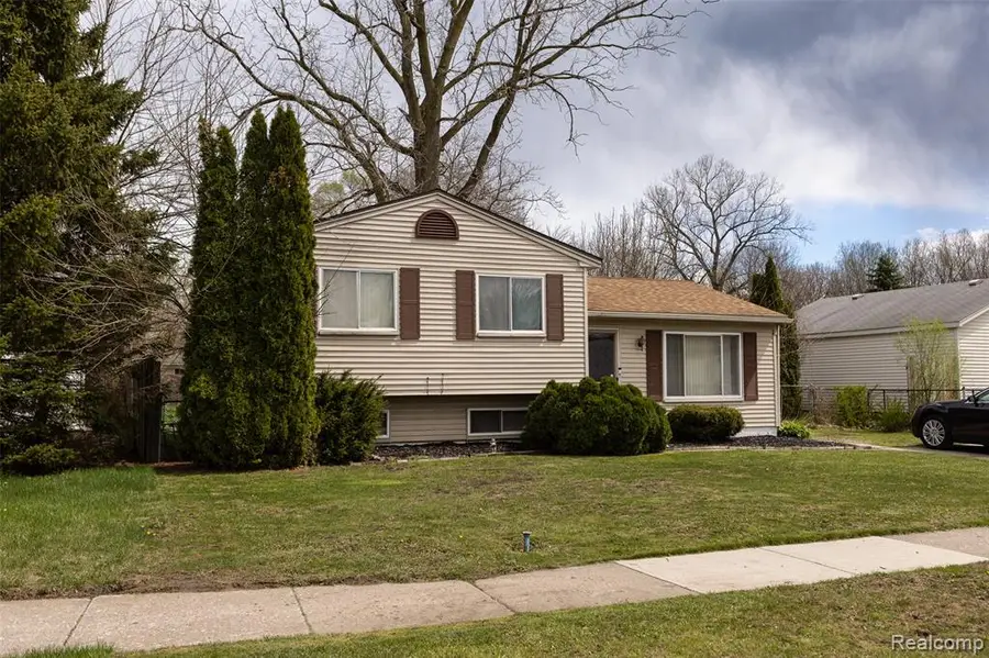 15167 Meadow, Romulus, MI 48174 - #2