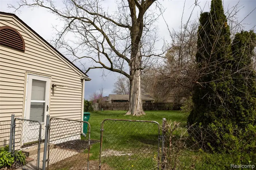 15167 Meadow, Romulus, MI 48174 - #3