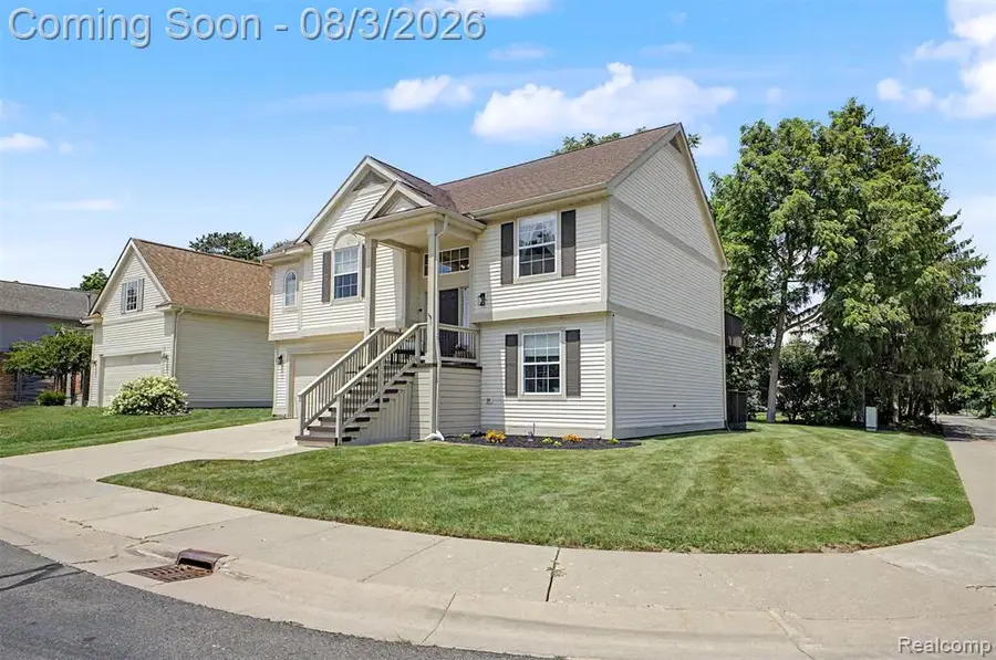 6400 Lake Meadow, Waterford, MI 48327 - #3
