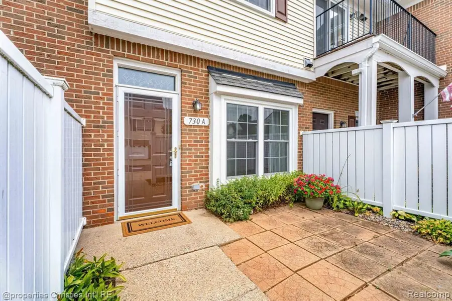 730 Amberly, Waterford, MI 48328 - #2